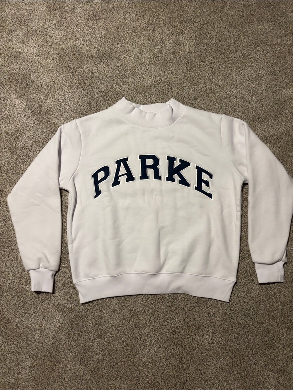 PARKE S/M white and navy mock neck 

Sold out